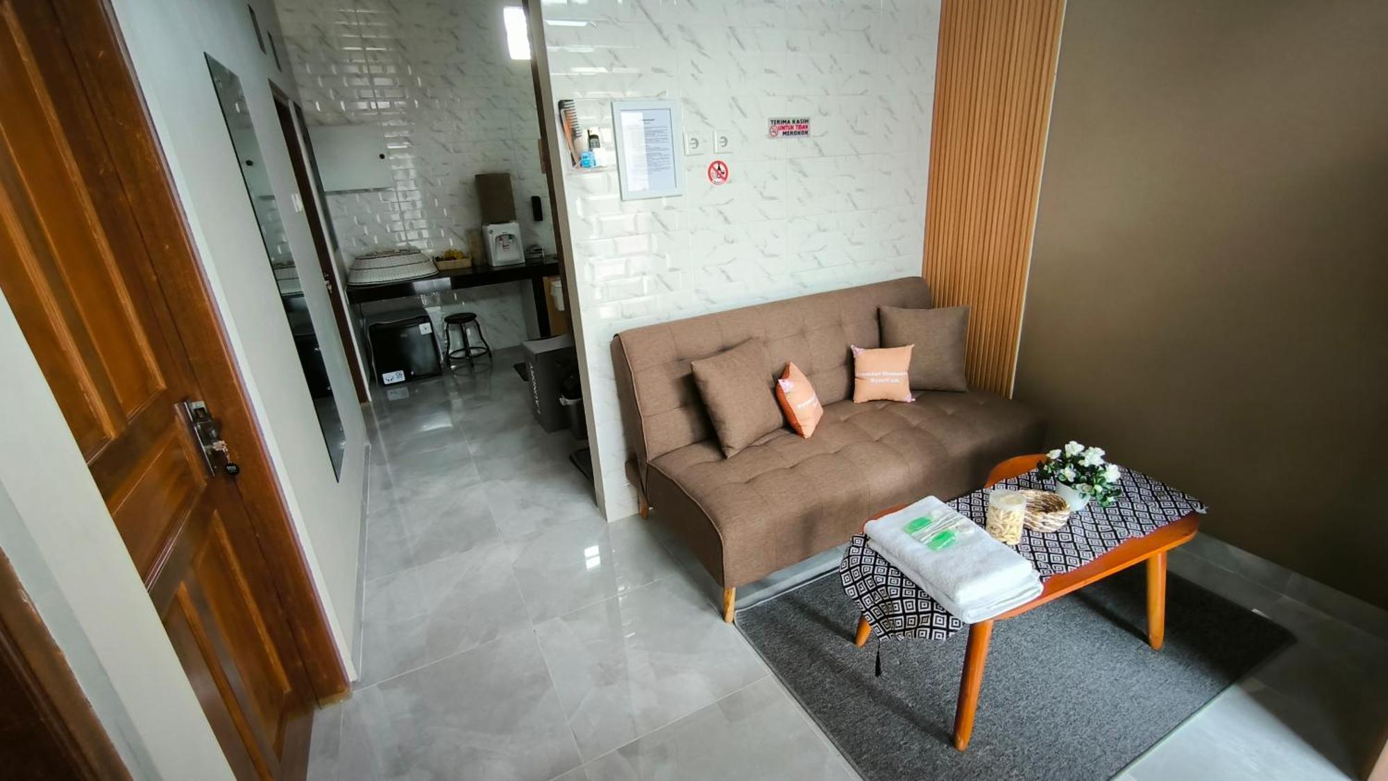 Premier Homestay Syariah Kalasan Экстерьер фото